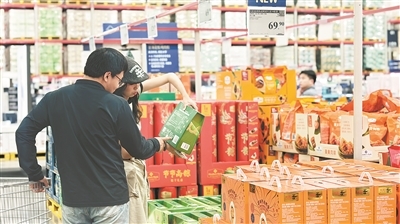 市民選購粽子