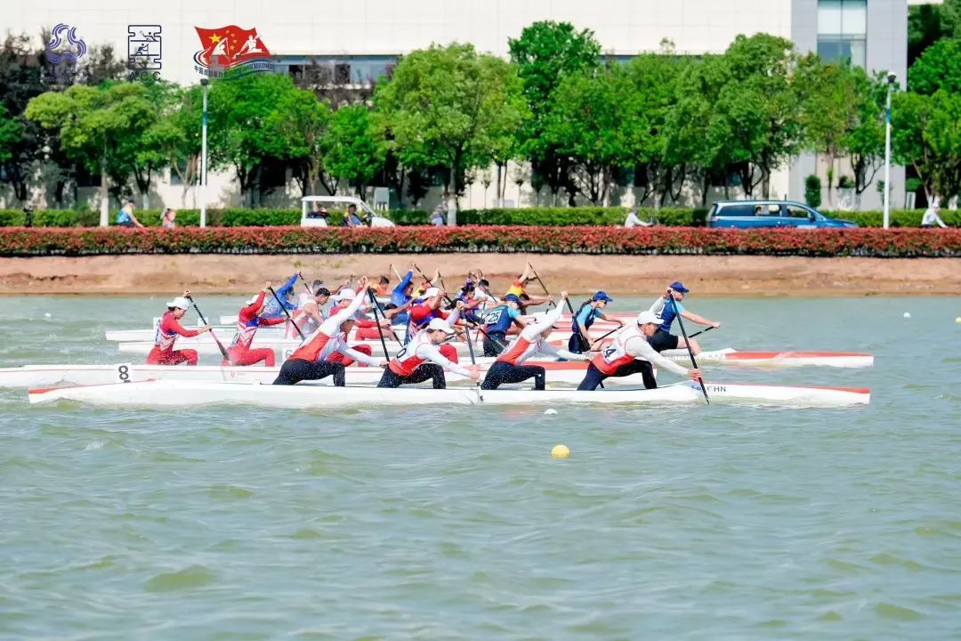 九江姑娘董洁在亚洲皮划艇锦标赛上摘银