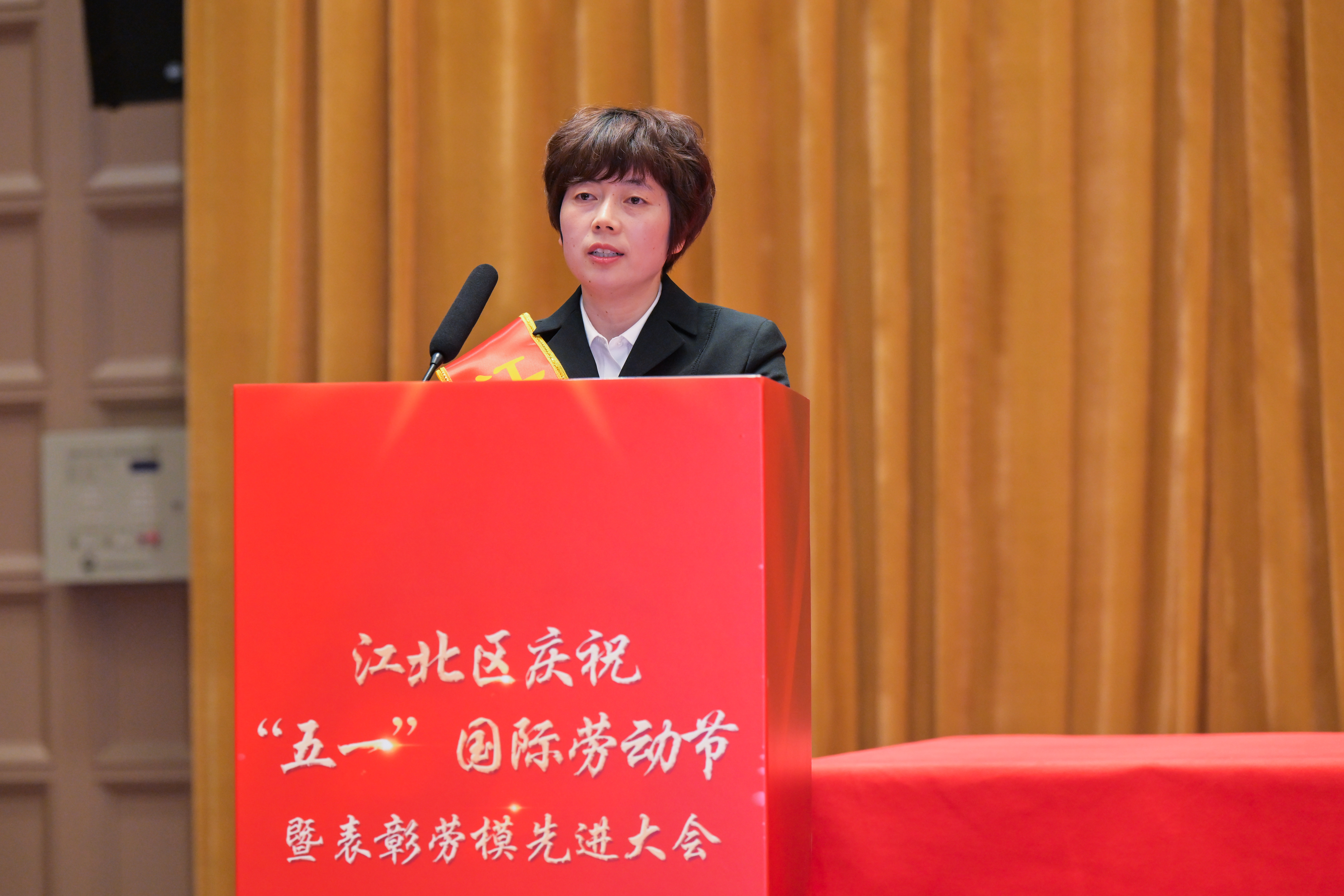 劳模薛娟丽：以匠心守初心 守护毛纺质量