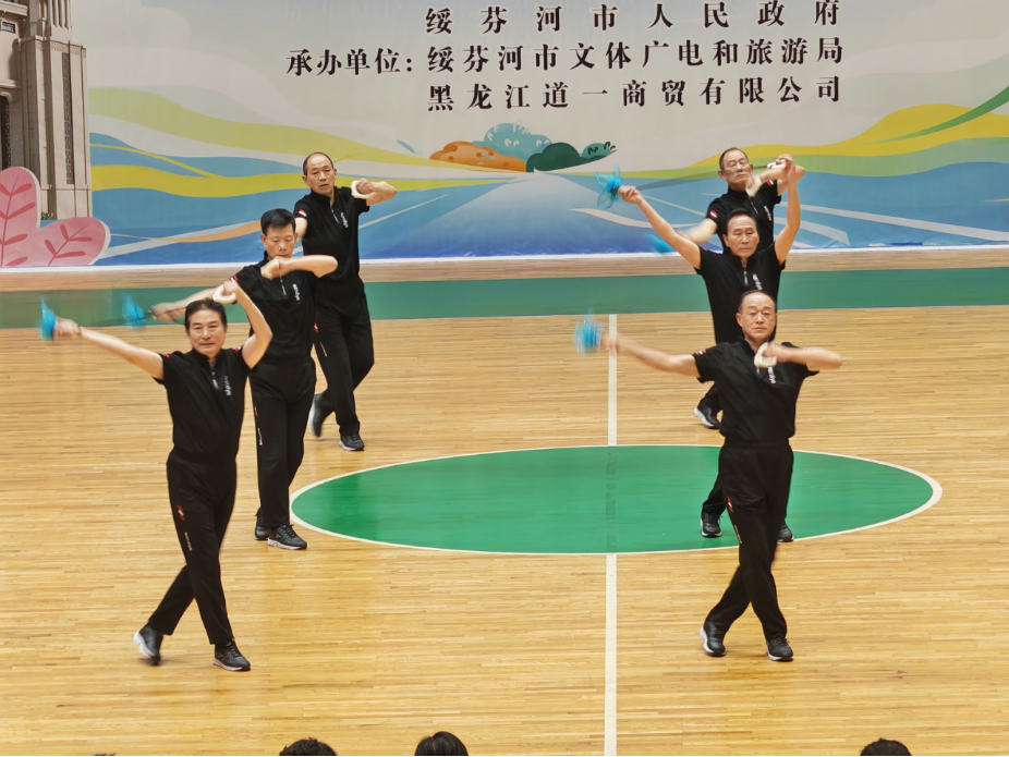 闯体旅融合发展之路 助华发健康快乐生活  2025年全国老年人健身球操公开赛  在美丽边城绥芬河市开幕