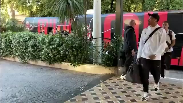 跟队记者：备战意大利杯决赛，米兰全队已经抵达罗马