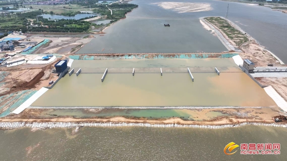 破堰过流 抚河塔城枢纽二期建设稳步推进（图）