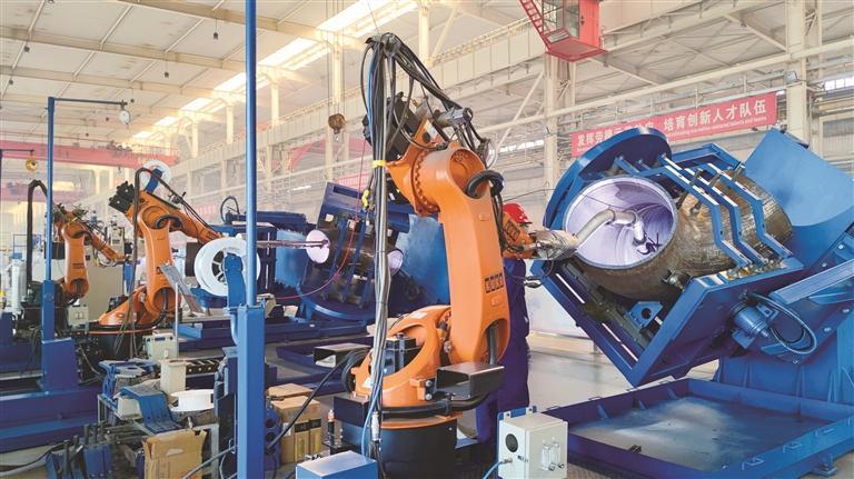 兰州联志信创智造中心的码垛机器人