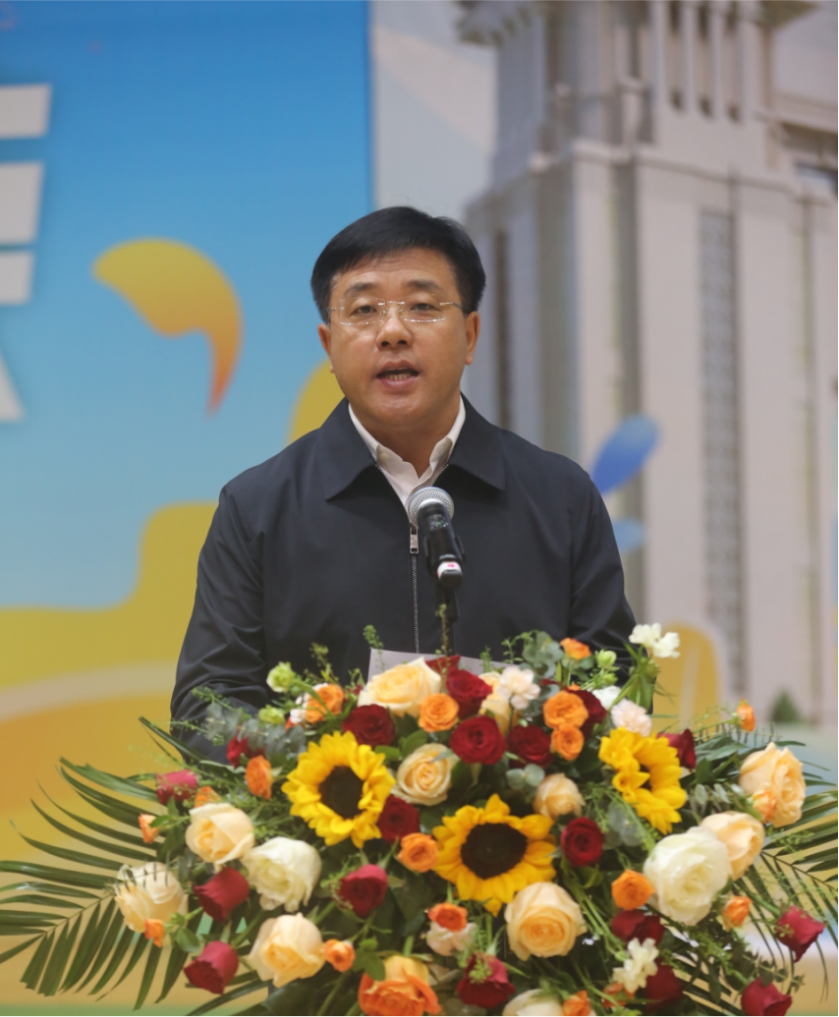 康昊鹏致欢迎词
