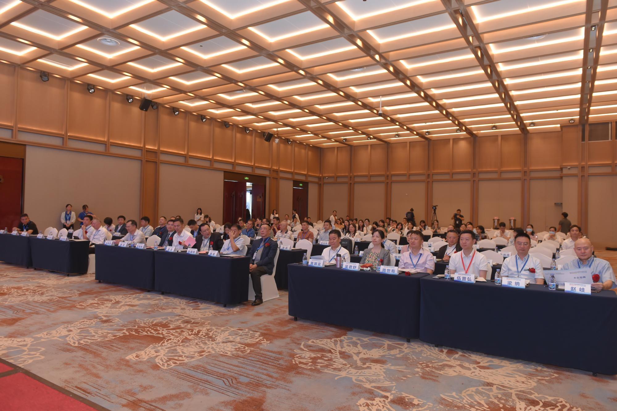 重磅发布！2025屈光手术新进展研讨会开启视觉革新