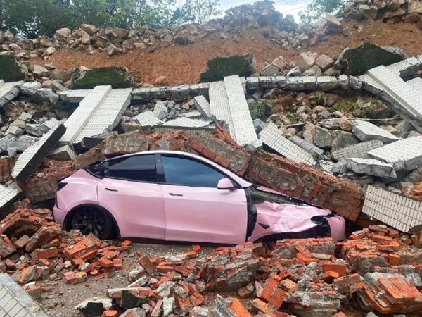 陶琳:特斯拉的安全经受住了各种实战考验