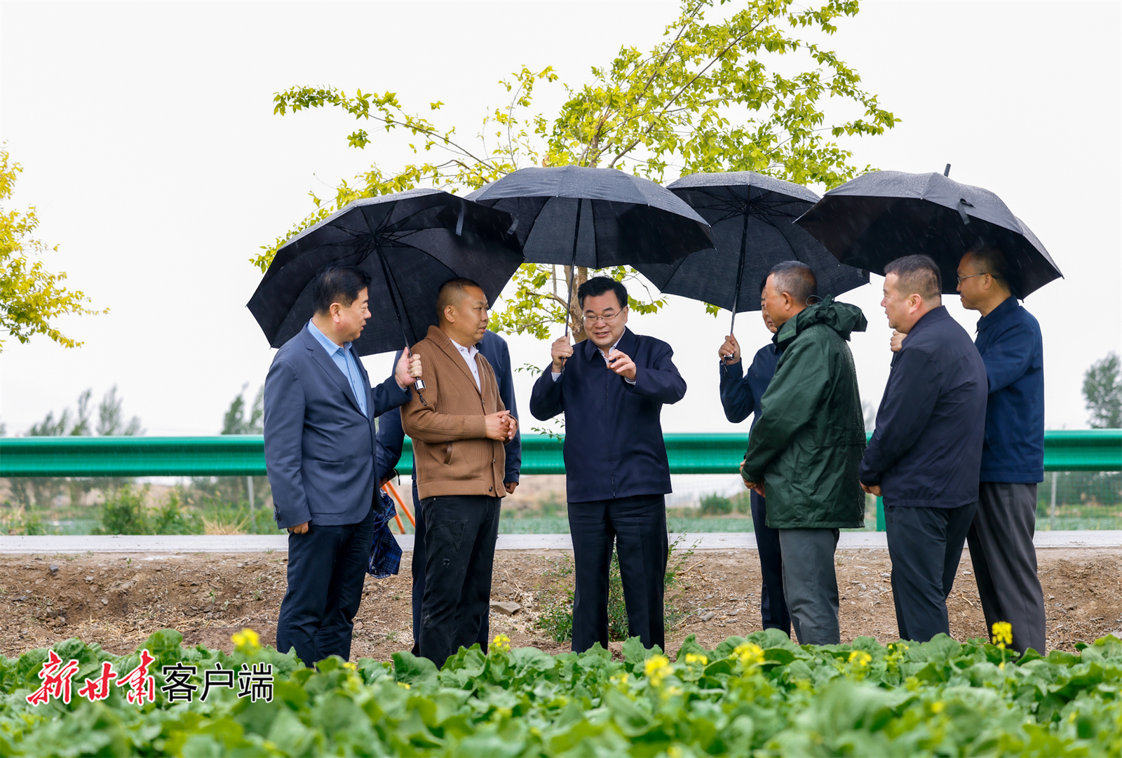5月21日，省委书记、省人大常委会主任胡昌升在张掖市高台县调研。新甘肃·甘肃日报记者　孟捷