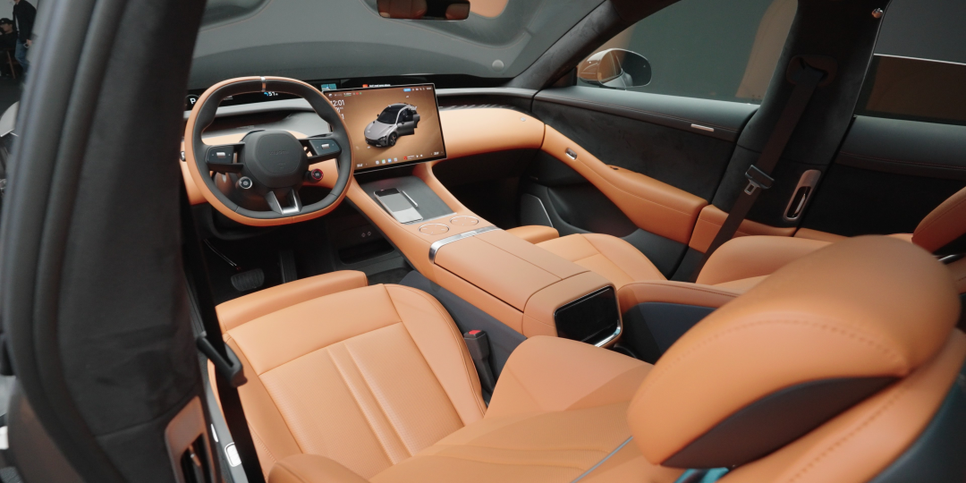 首发体验小米YU7,它或许并不适合所有年轻人?