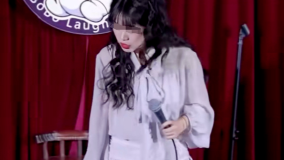 当众猥亵女演员，没有任何开脱理由