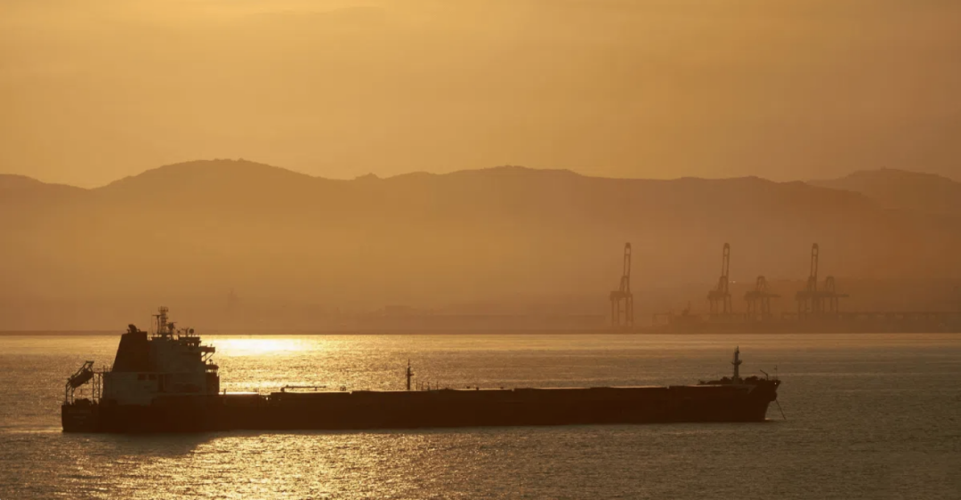 ▎ 伊朗通过影子舰队躲避石油制裁。图源：marineinsight