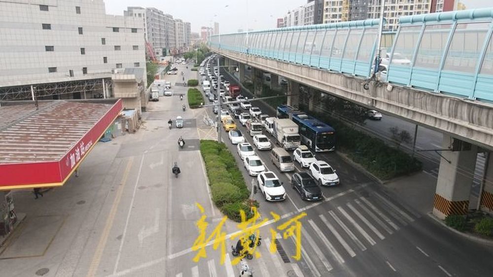 提高通行效率，济南无影山中路济齐路东口车道功能调整
