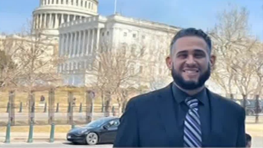 以使馆枪杀案凶手父亲系退伍军人，曾出席特朗普国会演说