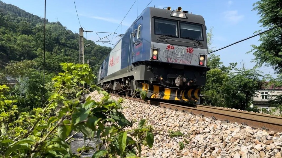 离轨道0.8米的生活，我过了44年