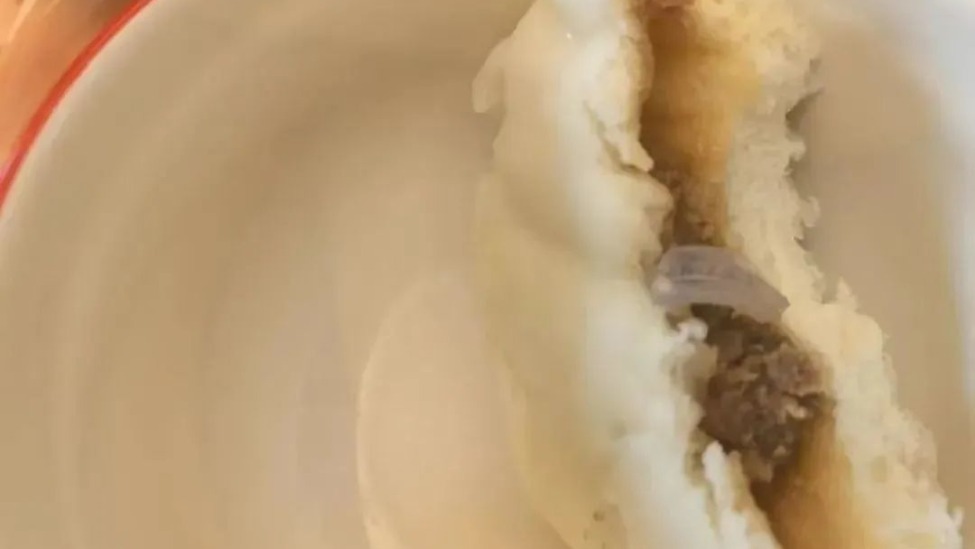山姆又出事！鲜肉包里有疑似玻璃的透明异物