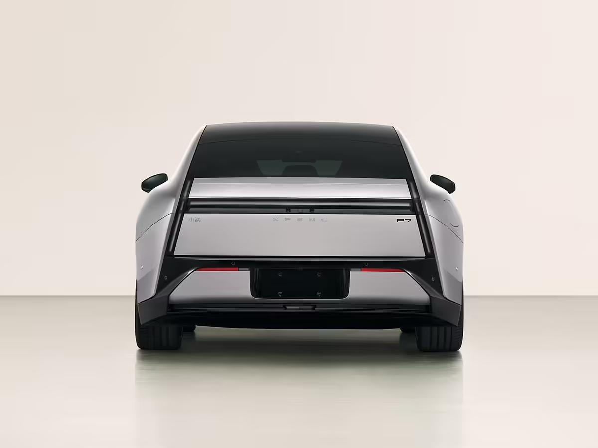 全新小鹏P7申报信息公布:车长超5米、轴距超3米、可选双电机