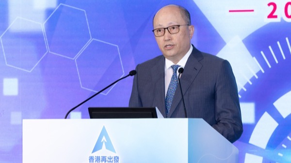 香港中联办主任一段粤语发言，现场掌声不断