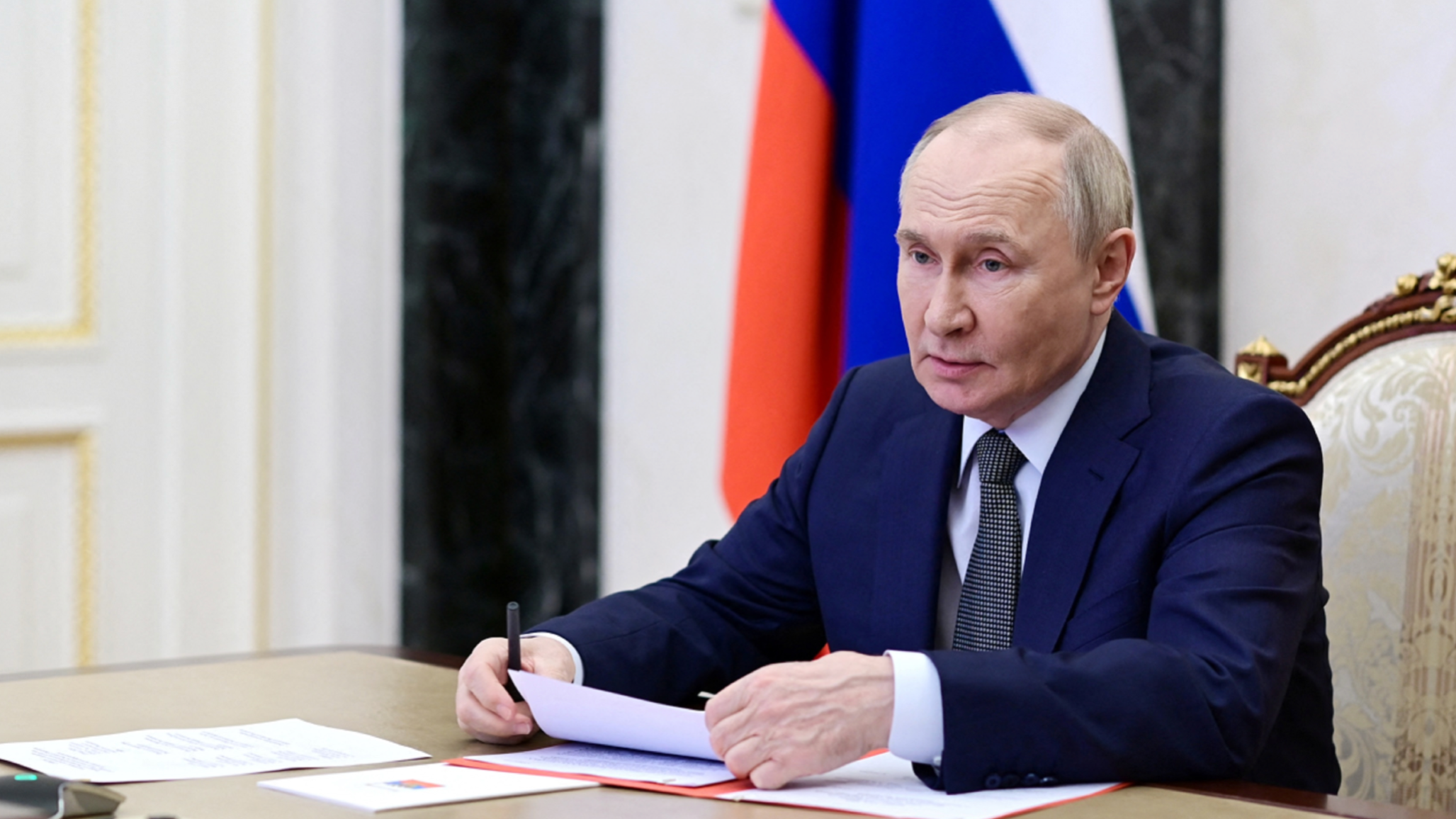 俄美元首通话 普京：俄罗斯准备与乌克兰签备忘录