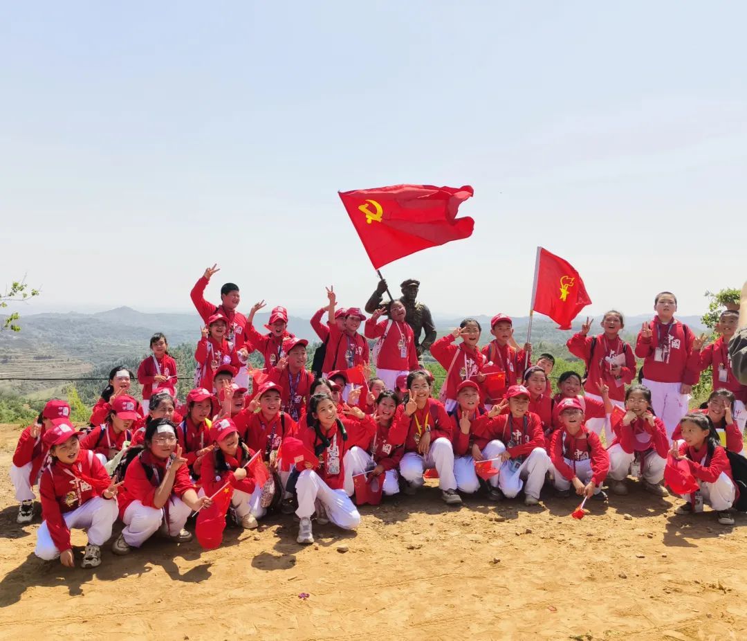 华亭学子化身突击队　“飞夺泸定桥”体验沉浸得嘞
