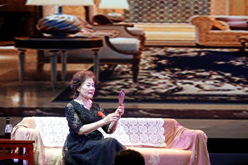 特稿&middot;梁平｜常州沪剧角：坐着轮椅临阵演唱会的90岁总导演沈国雄，情满龙城