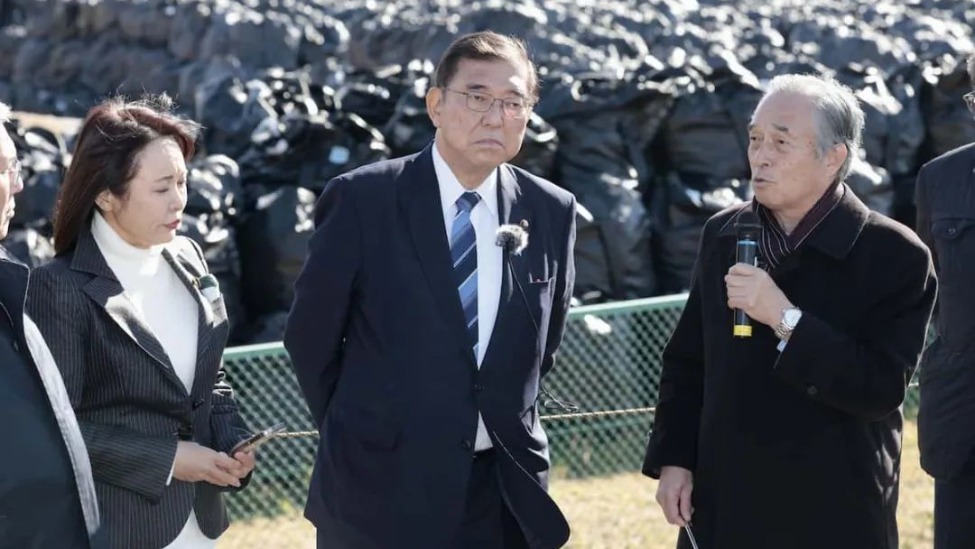 福岛污染泥土如何处理？首相官邸举手：先埋我这里