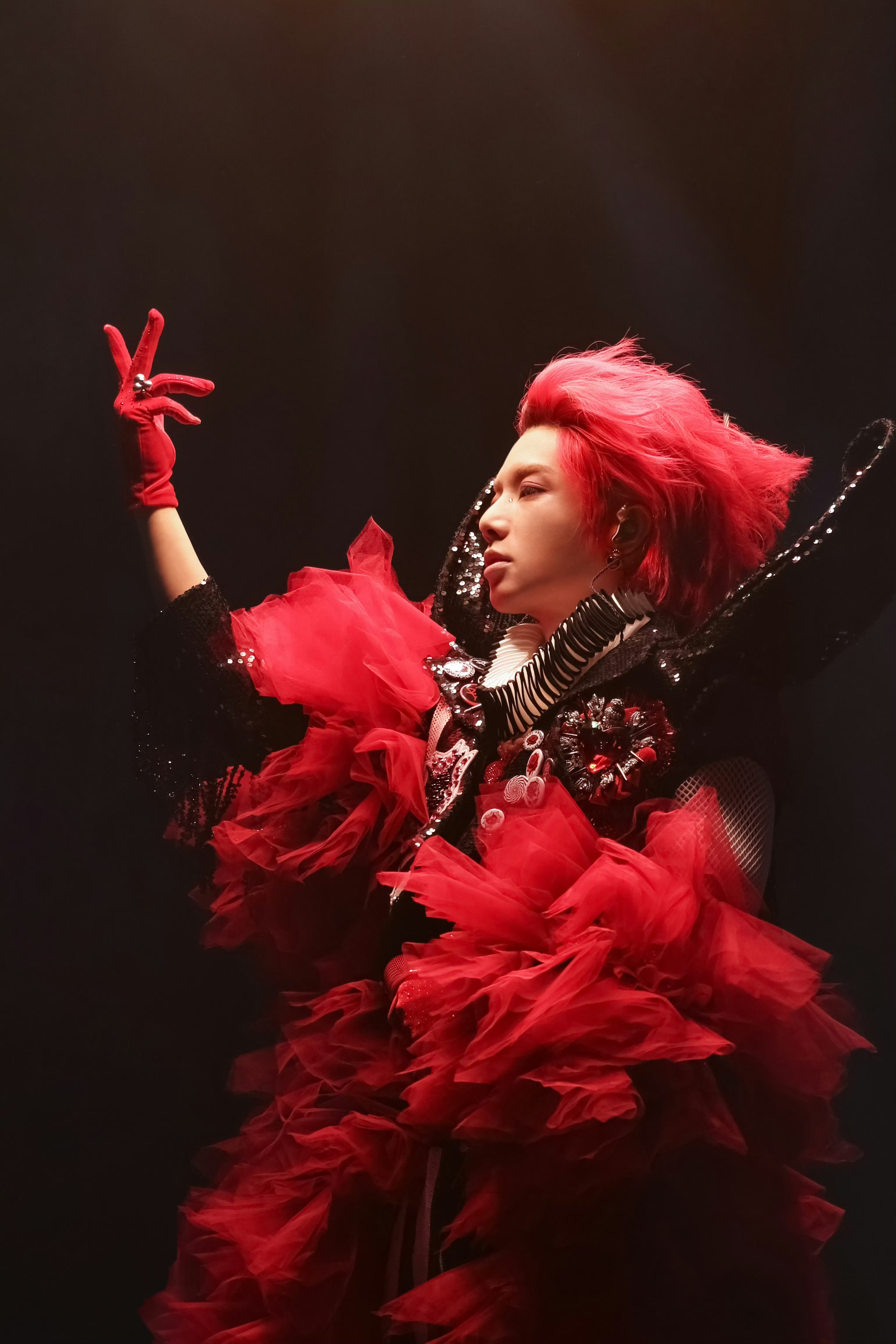 华晨宇火星演唱会青岛站热力开唱 上演极致浪漫的视听盛宴