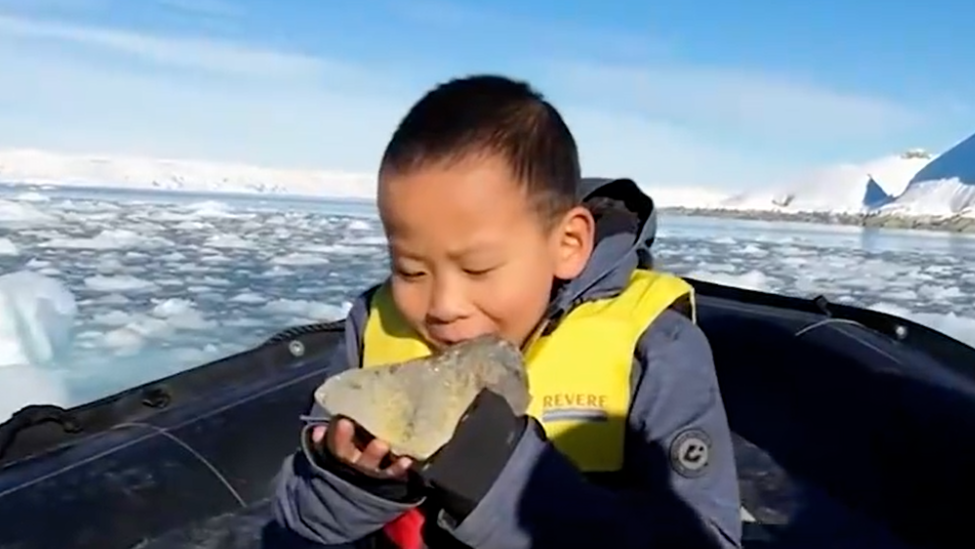 花50万元带娃环球旅行500天父亲发声：不是富二代，旅行后孩子不会变“神童”