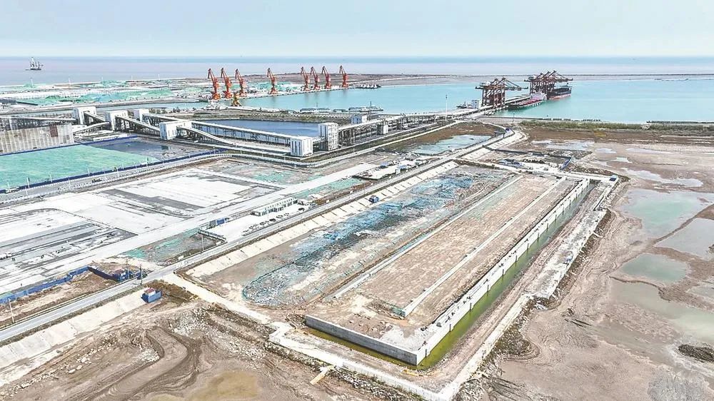 滨海港主港池北区通用码头三期工程项目