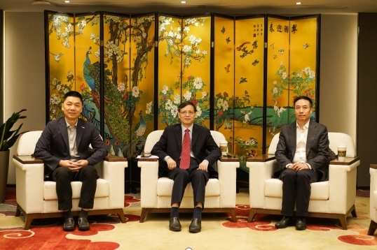 从左向右依次为：中国人民解放军总医院神经内科医学部主任董钊教授；中国人民解放军总医院神经内科医学部主任医师、国际头痛学会理事于生元教授；山东省立医院神经内科陈春富教授
