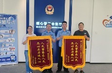 暖“心”闻：熊孩子晚上离家出走 民警帮寻回化解家庭“危急”