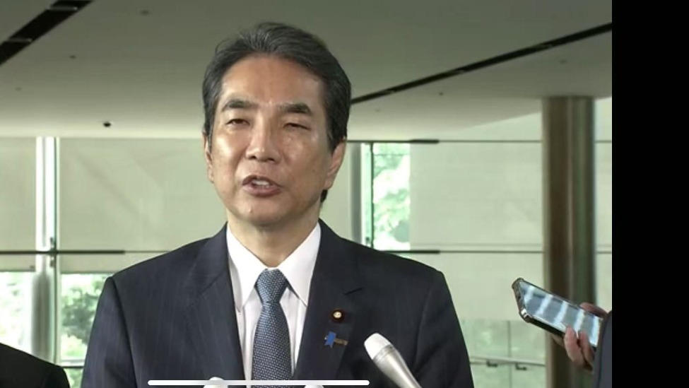 “家里米多到能卖”言论惹众怒，日本农林水产大臣闪电辞职
