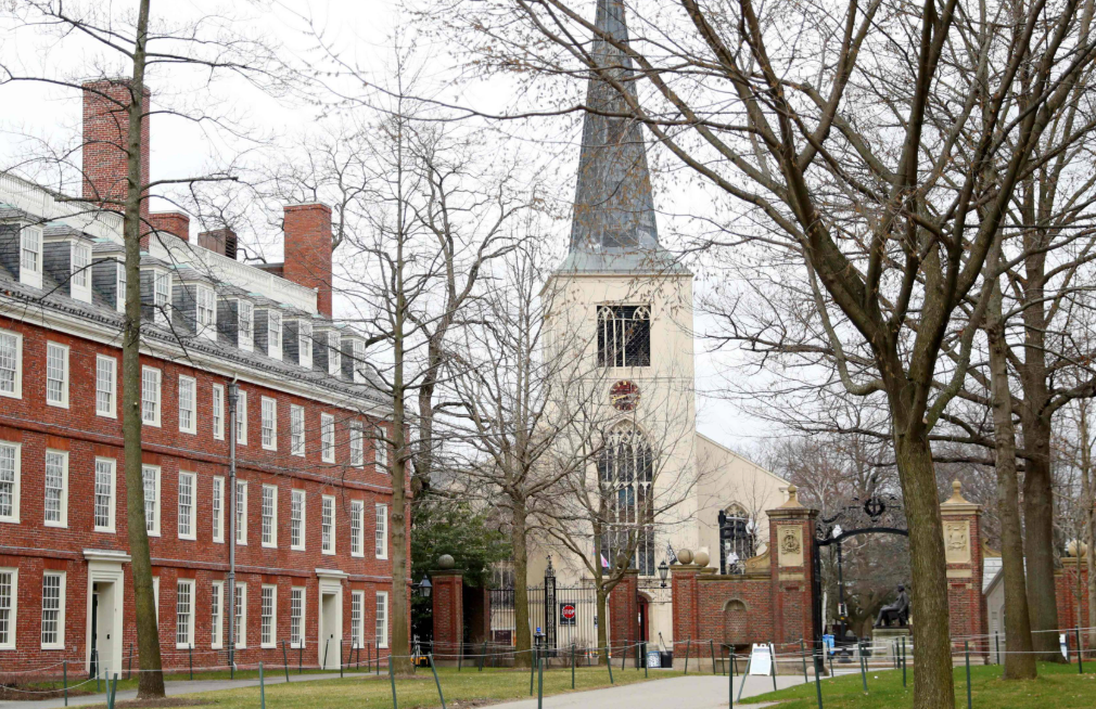 美国政府取消哈佛大学招收国际学生资质