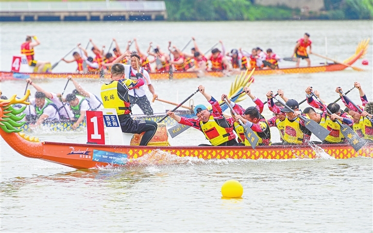 赣州：水上竞逐（图）