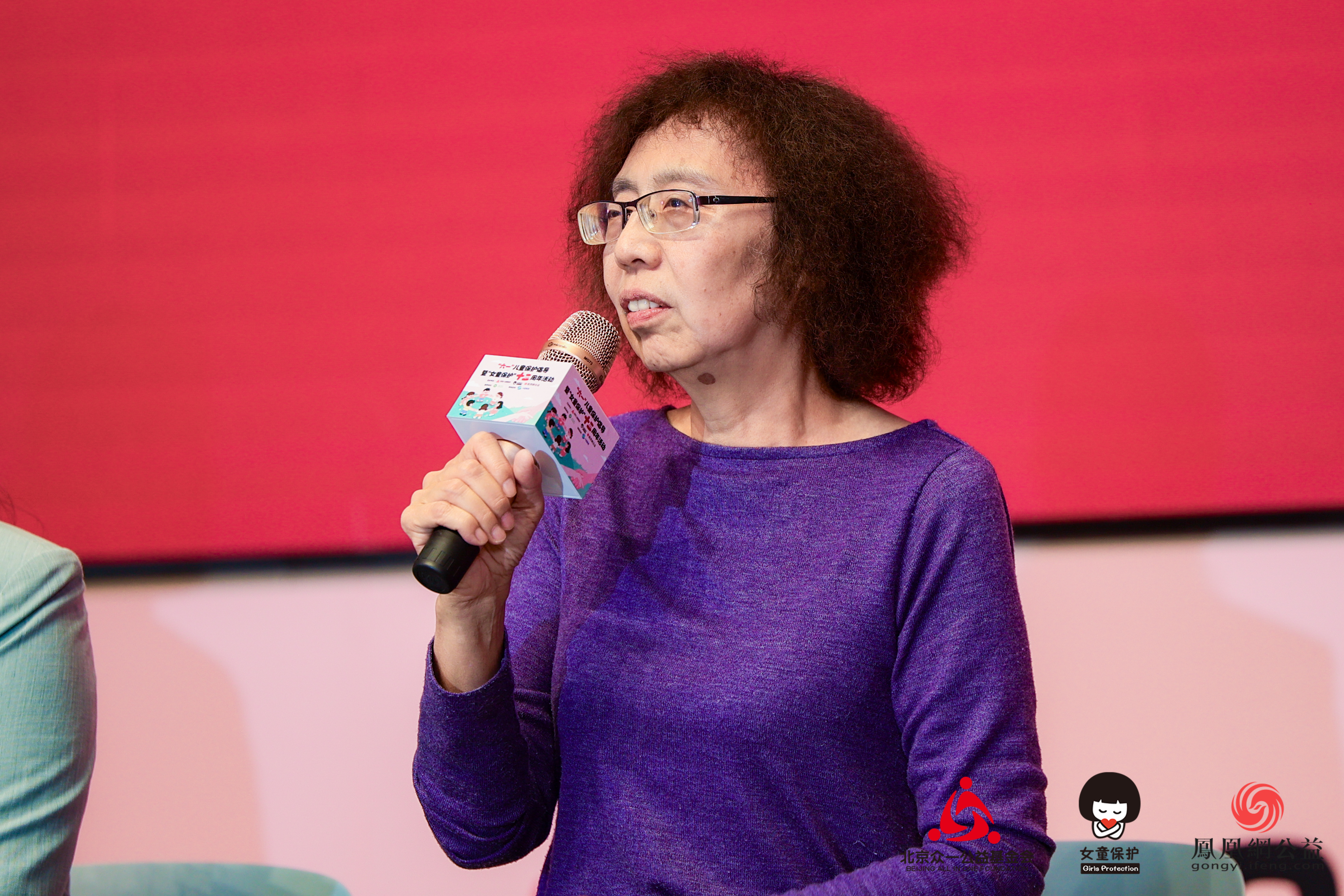 中国社会科学院新闻与传播所研究员，中国社会科学院大学特聘教授、博士生导师 卜卫