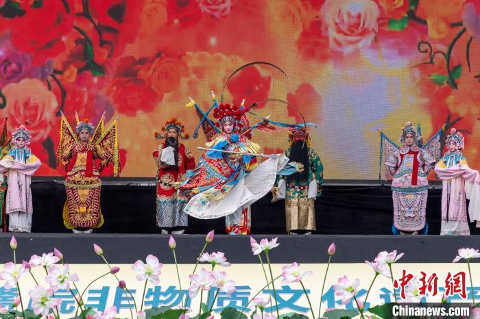 5月24日，第七届湘鄂赣皖非物质文化遗产联展在湖南岳阳开展。　主办方供图
