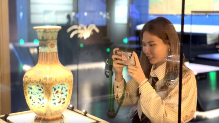 印尼留学生温菲菲参观北京大运河博物馆