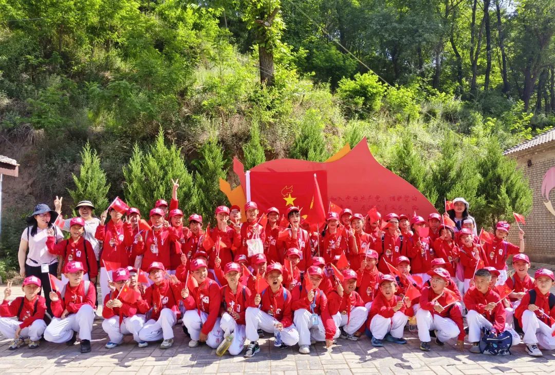 华亭学子化身突击队　“飞夺泸定桥”体验沉浸得嘞