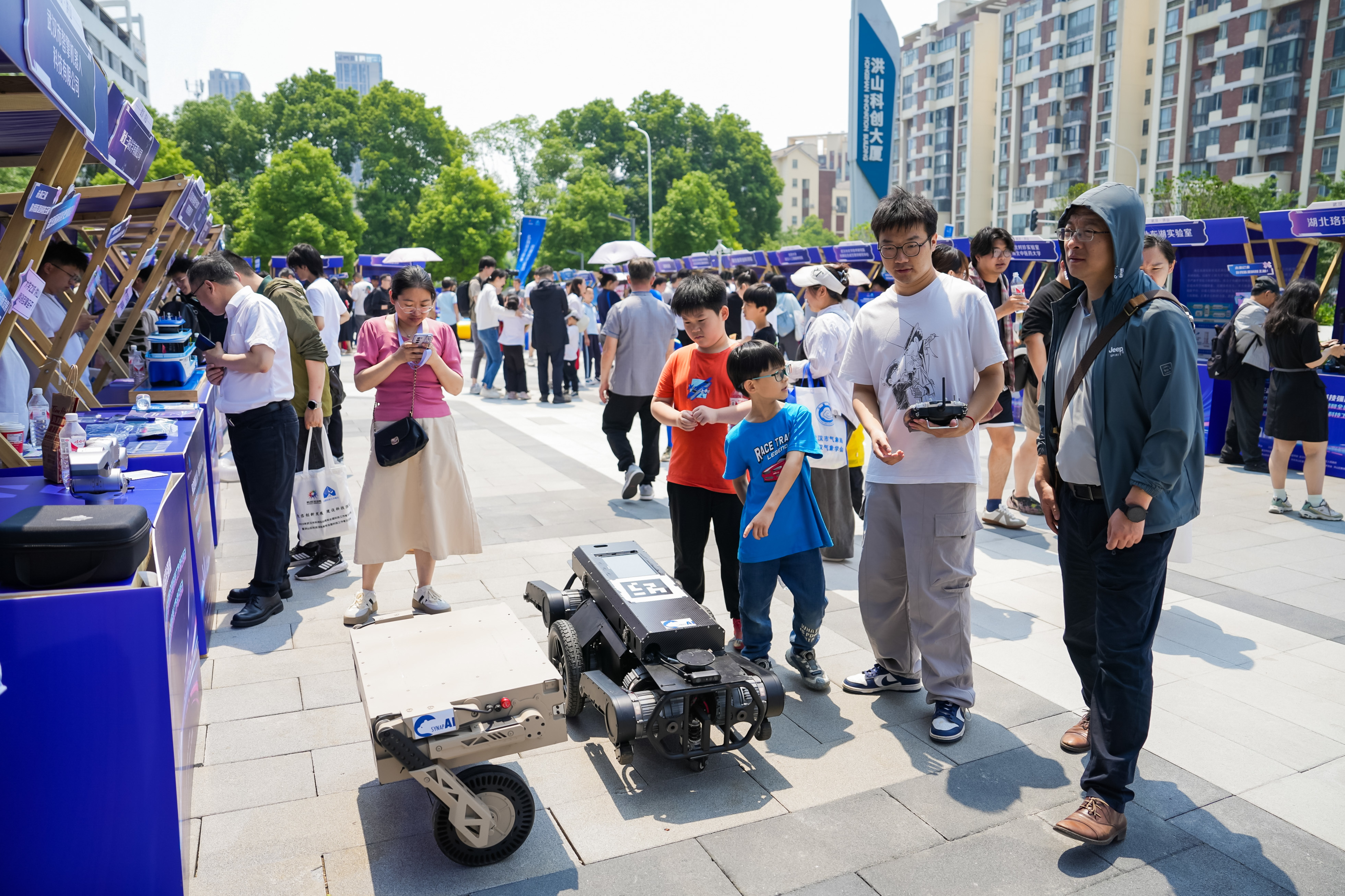 科普零距离 解锁硬核黑科技 2025年武汉市科技活动周和全国科普日活动启动