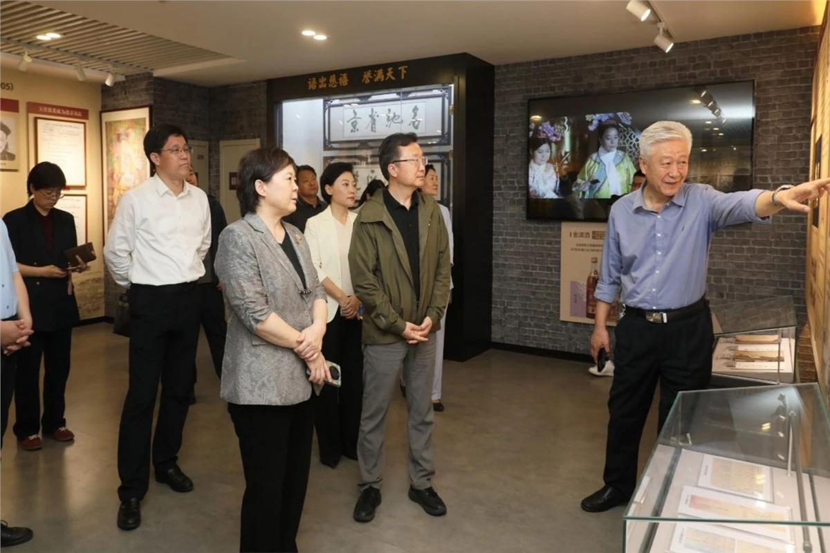 中國文聯黨組成員、書記處書記謝力一行赴山東濟寧調研