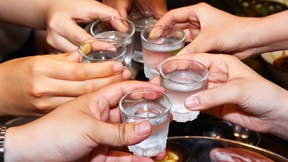 又见“喝死人”，为何总有人要顶风喝？
