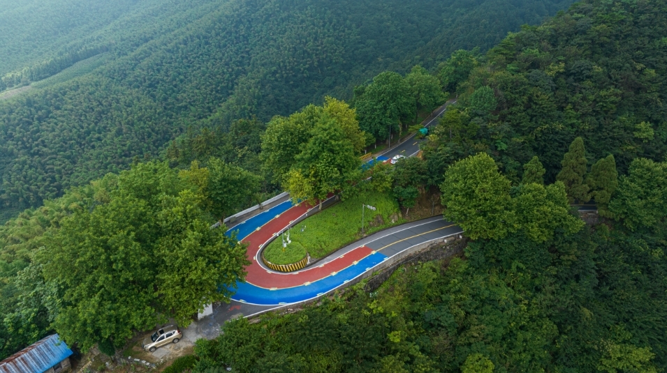 庐山登山公路获评“2025年度交通与旅游融合创新项目”