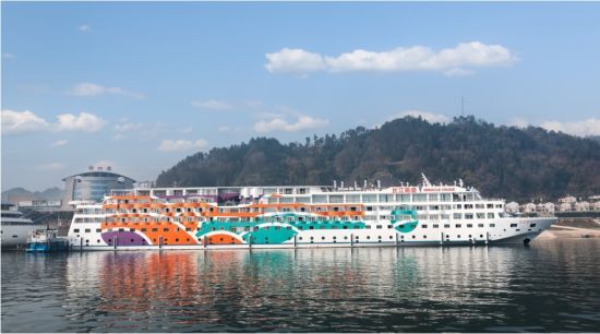 图为长江奇迹游轮。 重庆黄金游轮有限公司 供图