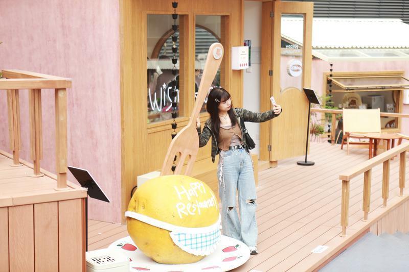 长春万象城慢闪街区开街:打造都市诗意慢生活空间