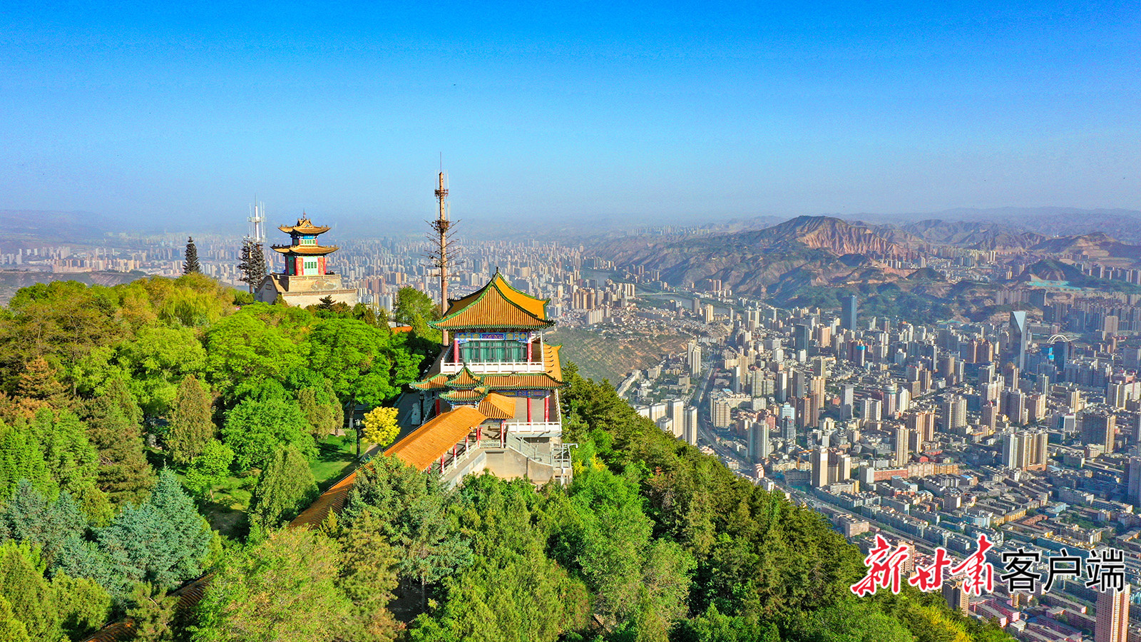 5月18日，兰山公园景区最高处三台阁绿树成荫。 新甘肃·甘肃日报记者　田蹊