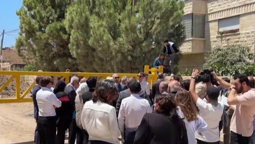 向20多国外交使团鸣枪，中方代表位列其中，以色列正在付出代价