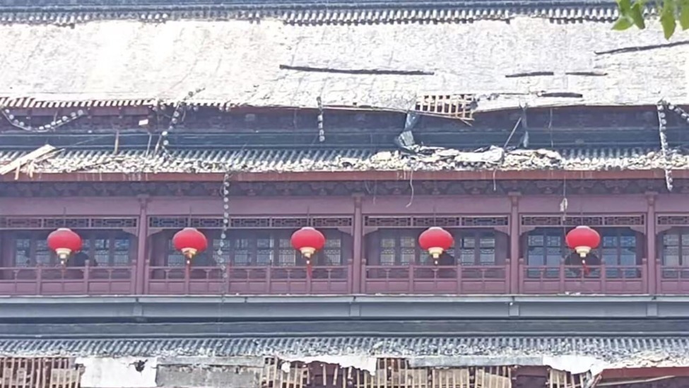 去年修缮今年就“瀑布式落瓦”，凤阳鼓楼花300万修了个寂寞？