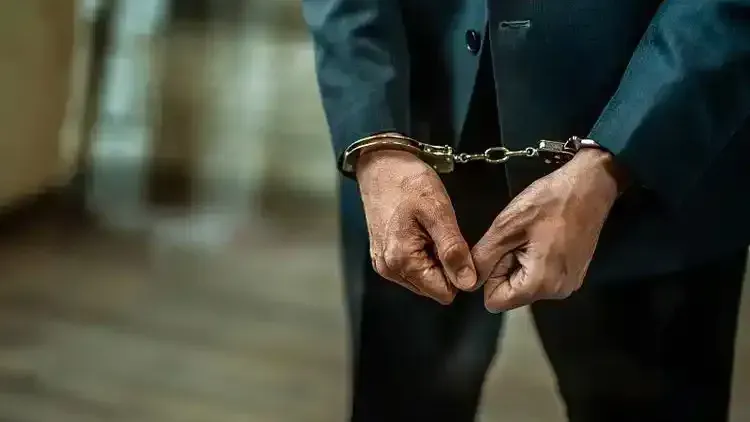男子偷渡境外从事网络赌博活动：被认定系主犯，非法获利171万获刑6年半