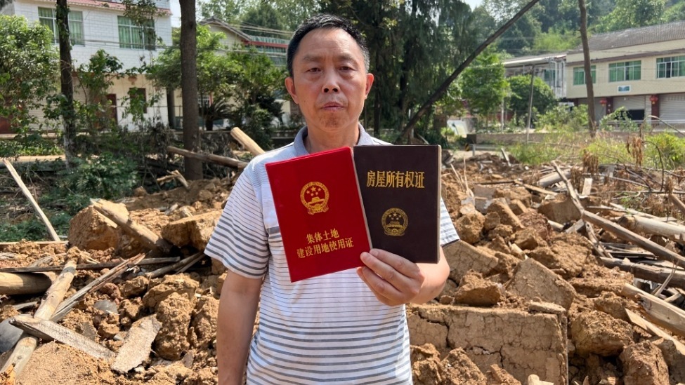 村民老宅被拆，镇政府：他要价20万元，又拿不出证据，施工方误拆