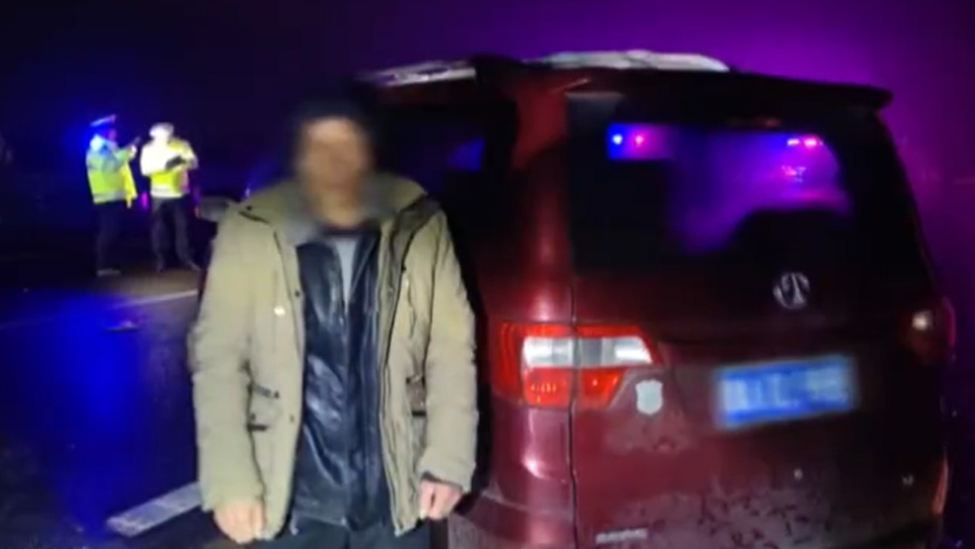 男子酒驾撞死1人让父亲顶包，还想骗保