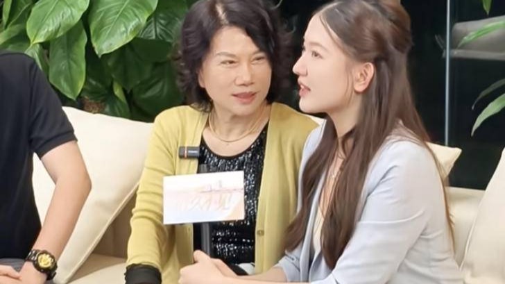 时隔两年再同框直播，董明珠：孟羽童可能重回格力