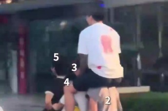 5人叠罗汉骑一辆共享电单车，警方：扰乱公共秩序，已行政处罚